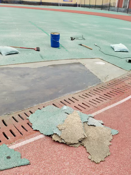 朝阳球场翻新维修补、球场翻新修补改造